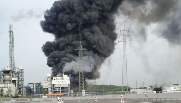 ЗМІ пишуть, що вибухнув завод Bayer у Німеччині. Вибух був, але  на іншому заводі