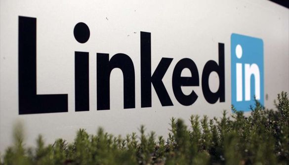 Соцмережу LinkedIn заблокували в Казахстані через фейкові акаунти та рекламу казино