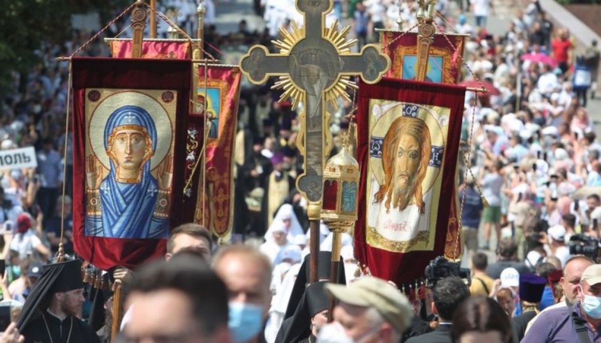 У новинах про хресну ходу церкви Московського патріархату піарили ОПЗЖ та Новинського — моніторинг
