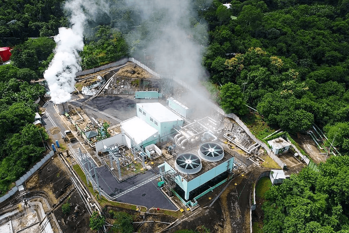 В Сальвадорі запустили ферму з видобутку біткойнів, яка працює на вулканічній енергії