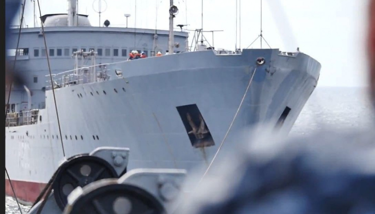 ФСБ «злякалася» українського судна без зброї «Донбас». Міноборони заявило про маніпуляції
