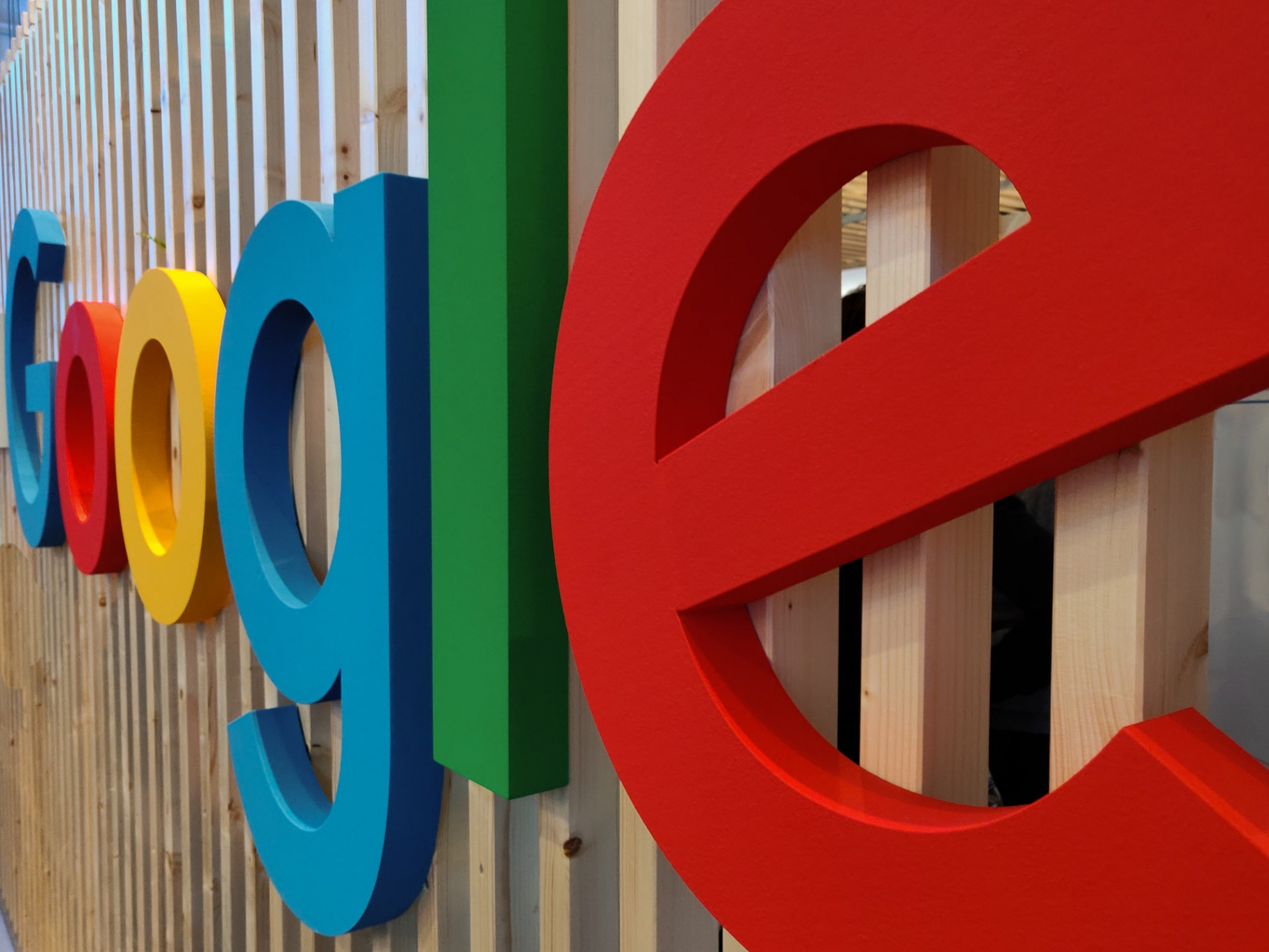 Google погрожує звільненням невакцинованим співробітникам