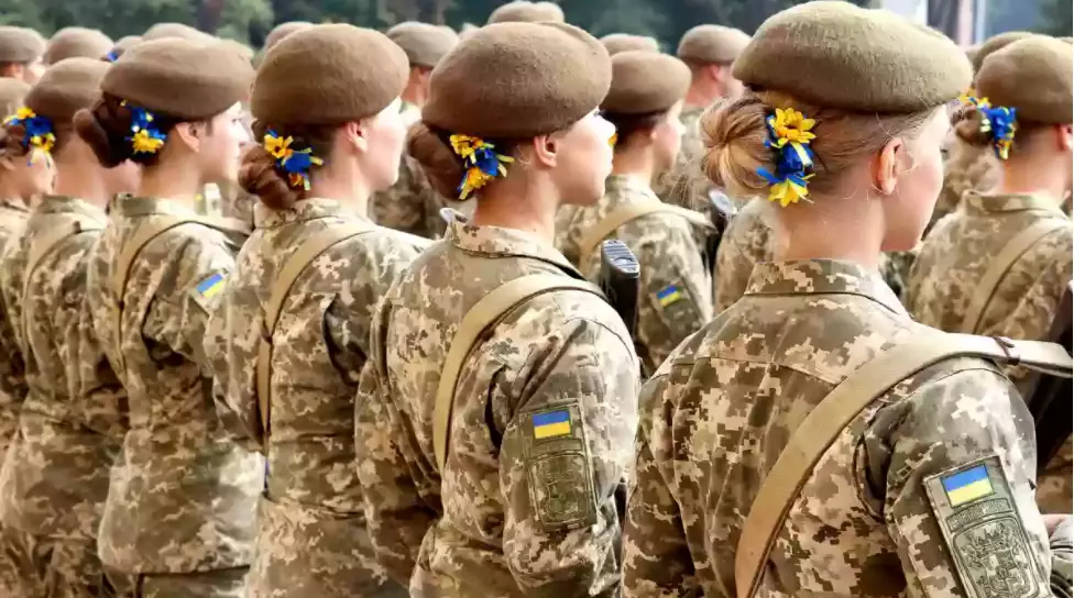 Військовий облік жінок, «ковідна тисяча» та можливість вторгнення РФ — головні події для українців у грудні