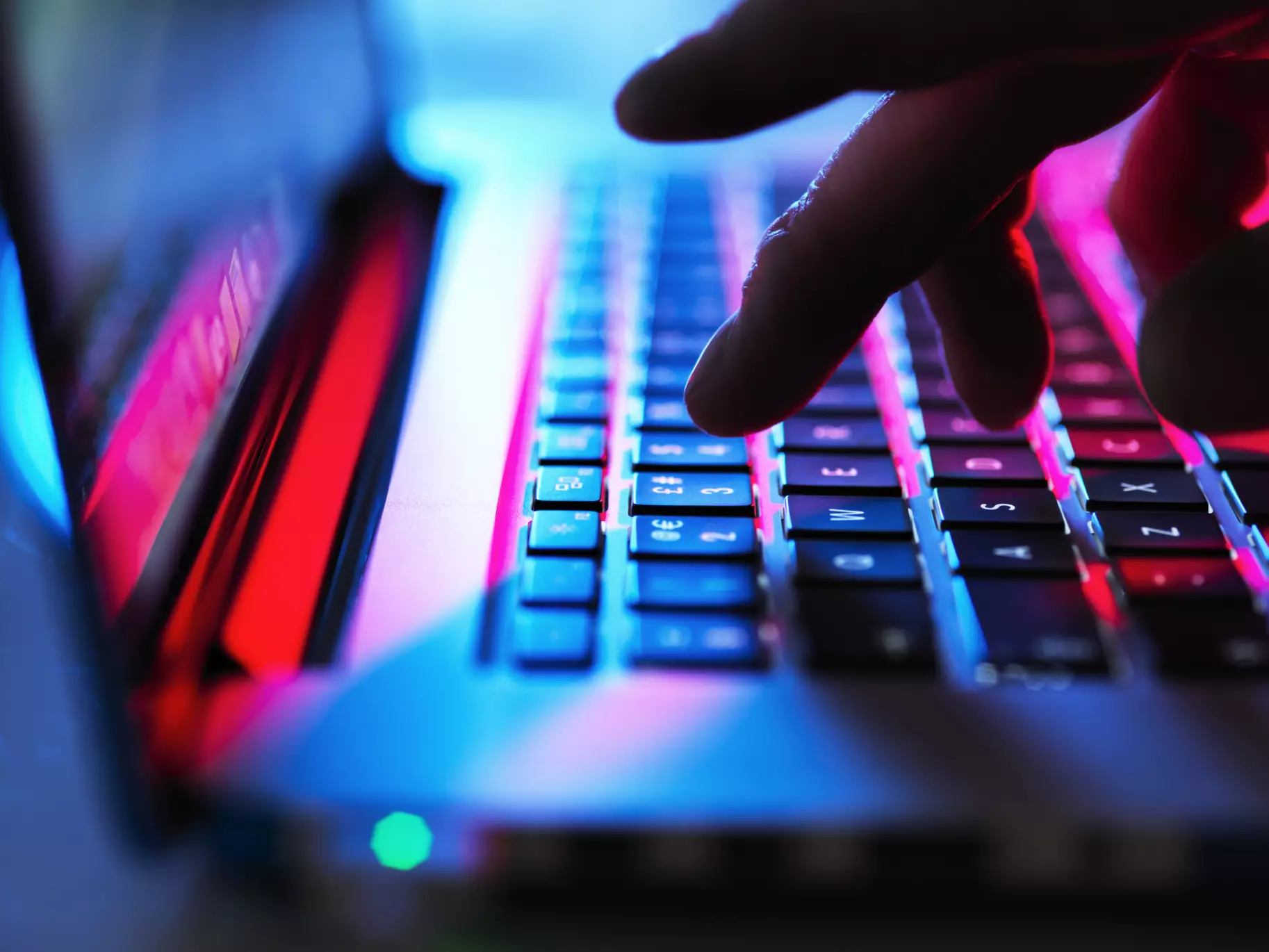 Хакери зламали сайти найбільших російських ЗМІ, розмістивши там антивоєнні заклики