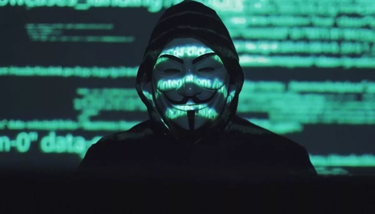 Група Anonymous обіцяє оприлюднити таємниці Путіна та публікує дані Центробанку Росії