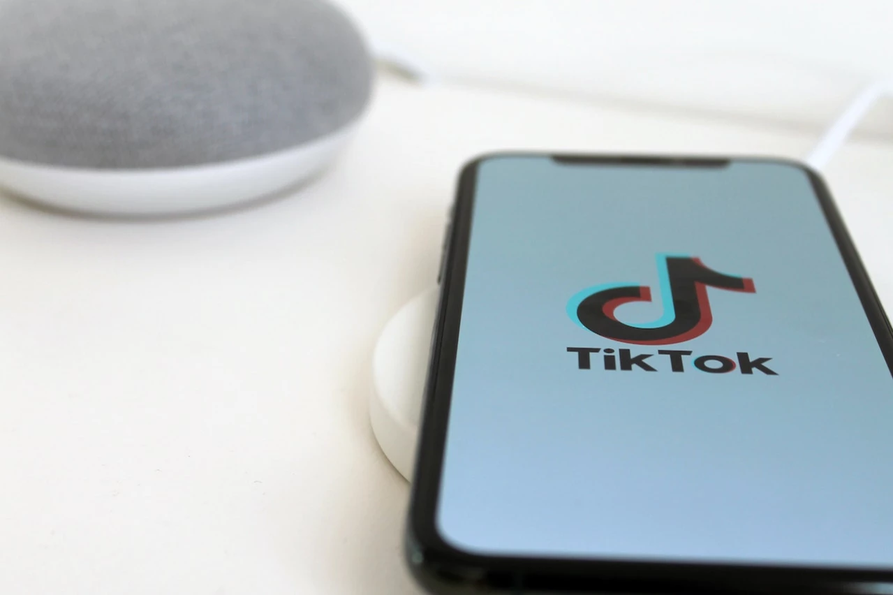 TikTok пропонує постити відео у Facebook та Instagram