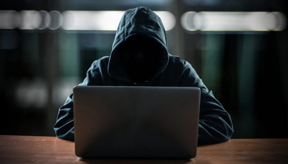 Російські хакери атакували українські організації, видаючи себе за Кіберполіцію, Starlink та Microsoft