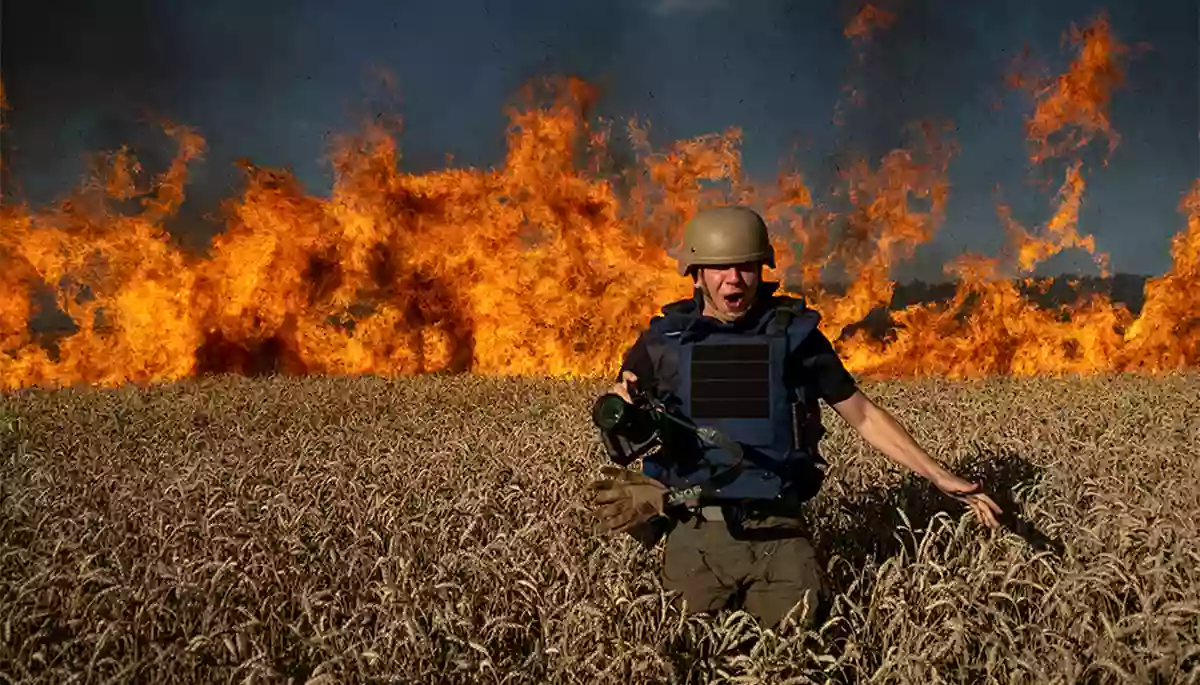 «"Спалах" — це поле, де тебе наздоганяє вогонь». Чим знакова сучасна воєнна фотографія в Україні