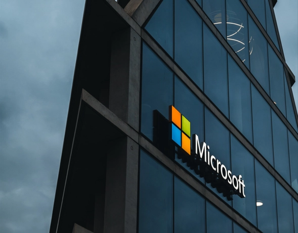 Microsoft звільнила майже 1000 співробітників