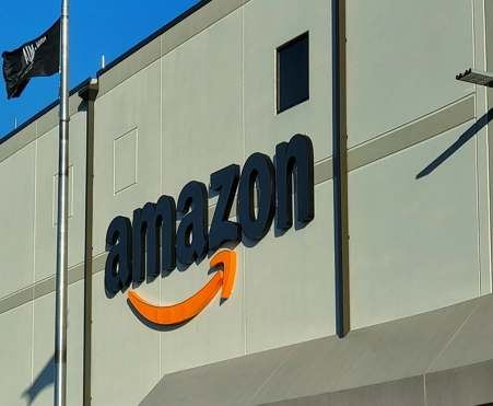 Amazon втратила ринкову вартість на 1 трильйон доларів. Це історичний рекорд