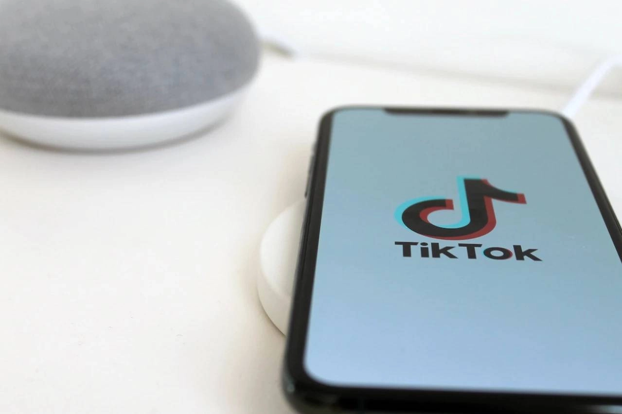 Cенат США заборонив держслужбовцям використовувати TikTok на робочих телефонах