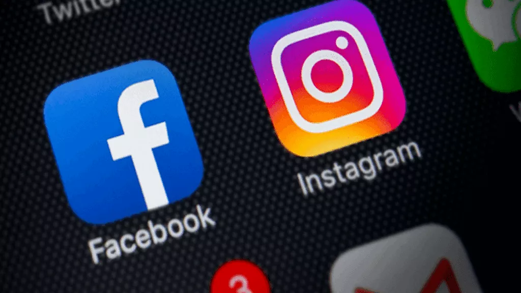 Мінцифри домовилось, щоб Facebook та Instagram не блокували контент про полк «Азов»