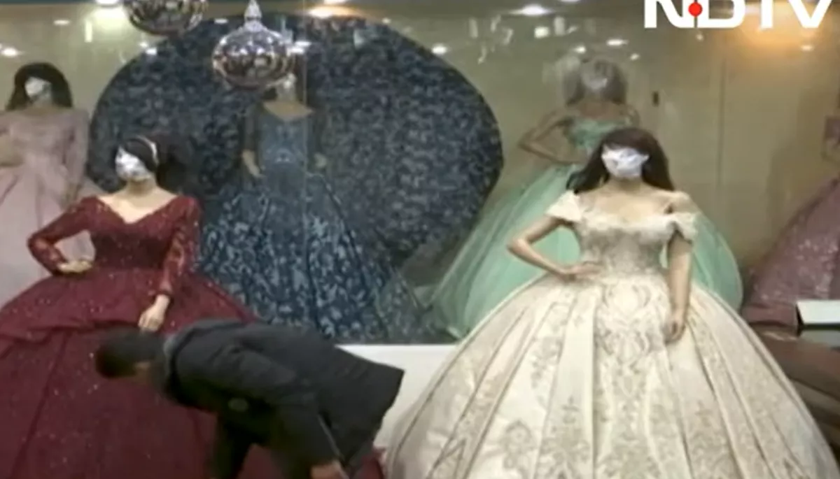 Таліби змушують власників магазинів прикривати обличчя манекенів