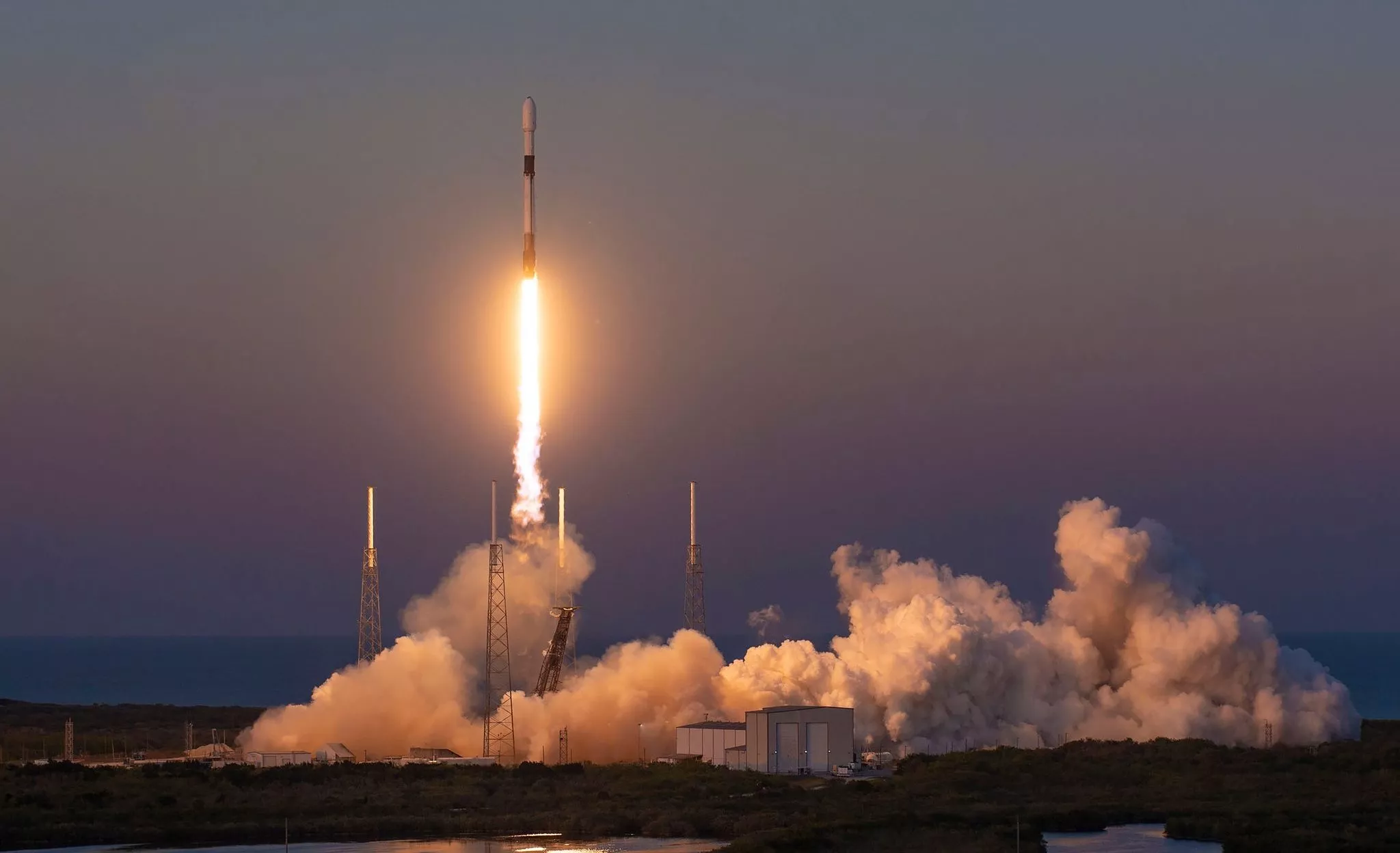 SpaceX запустила супутники нового покоління для покращення системи інтернету Starlink