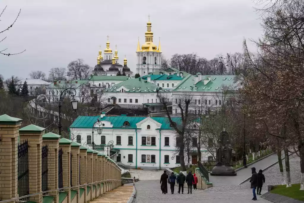 ЗМІ: З російських шкільних підручників почали прибирати згадки Києва