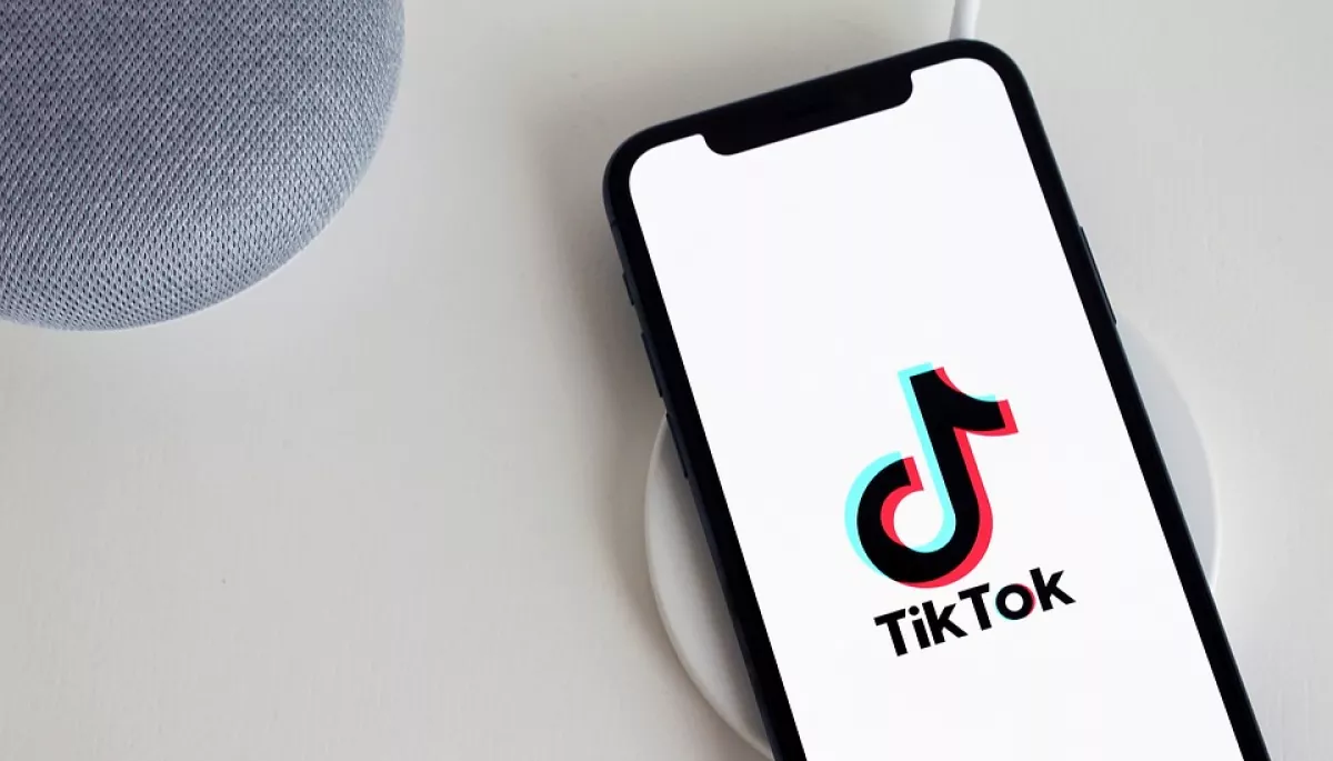 TikTok почне видаляти відео з запереченнями зміни клімату