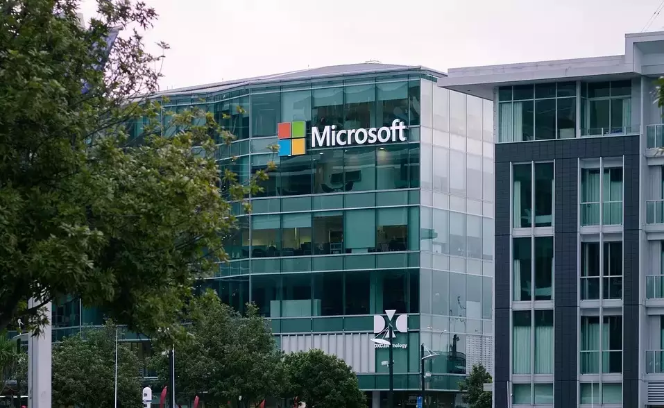 Microsoft цьогоріч не підвищуватиме зарплати працівникам