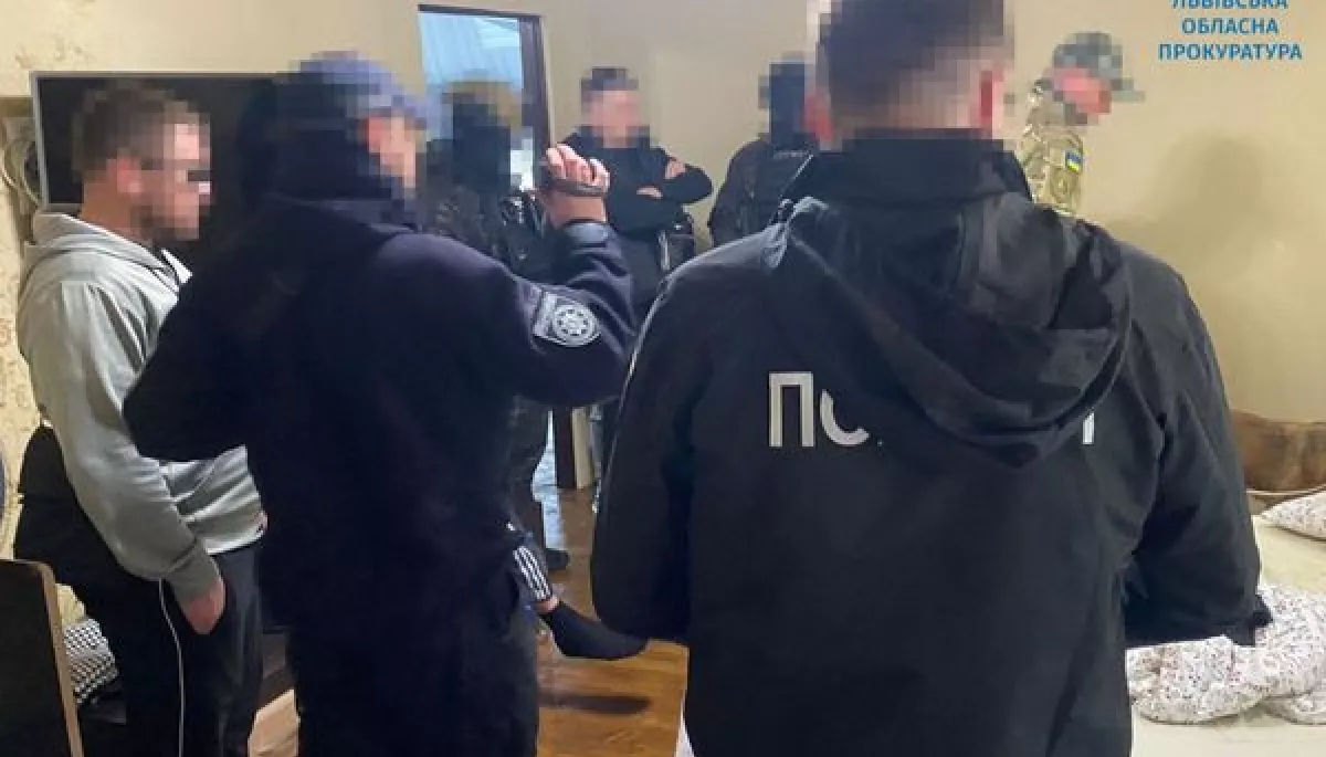 У Львові затримали шахраїв, які через фішингові сайти викрадали кошти з карток громадян