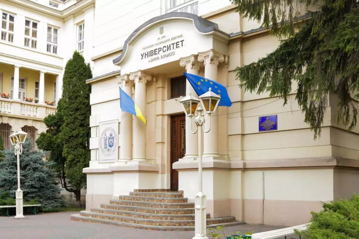 Студенти поскаржилися на образливі жарти керівництва Львівського національного медуніверситету