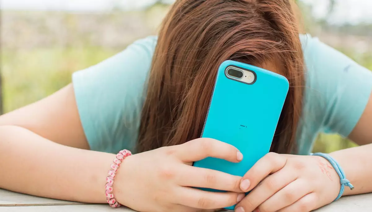 У Нідерландах школярам заборонять користуватися мобільними телефонами і гаджетами під час навчання