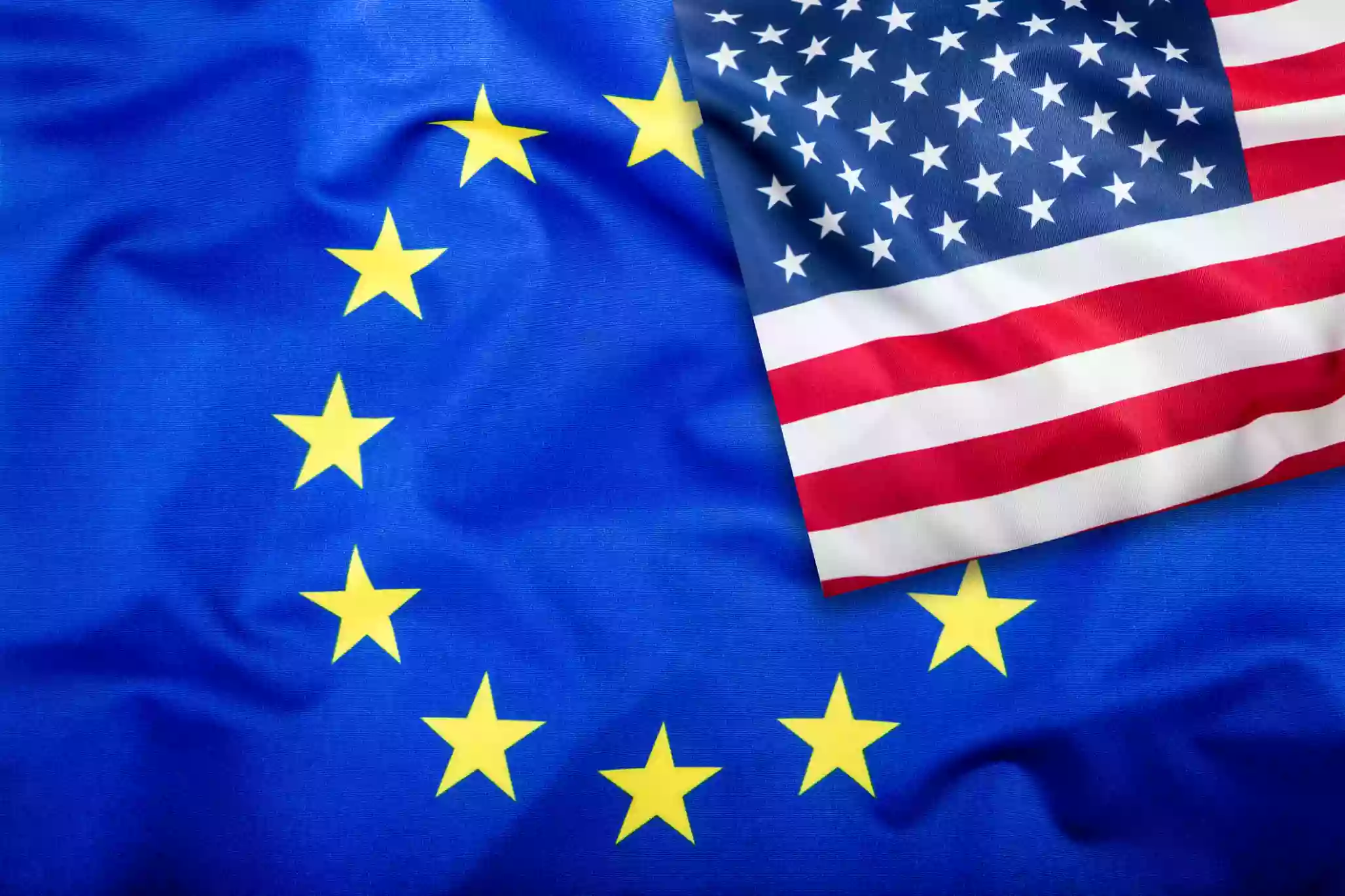 ЄС і США досягли угоди, яка дозволить техногігантам забезпечувати транcатлантичну передачу даних
