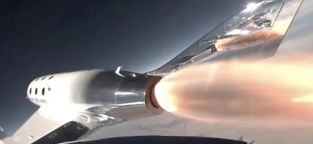 Virgin Galactic здійснила перший туристичний політ у космос