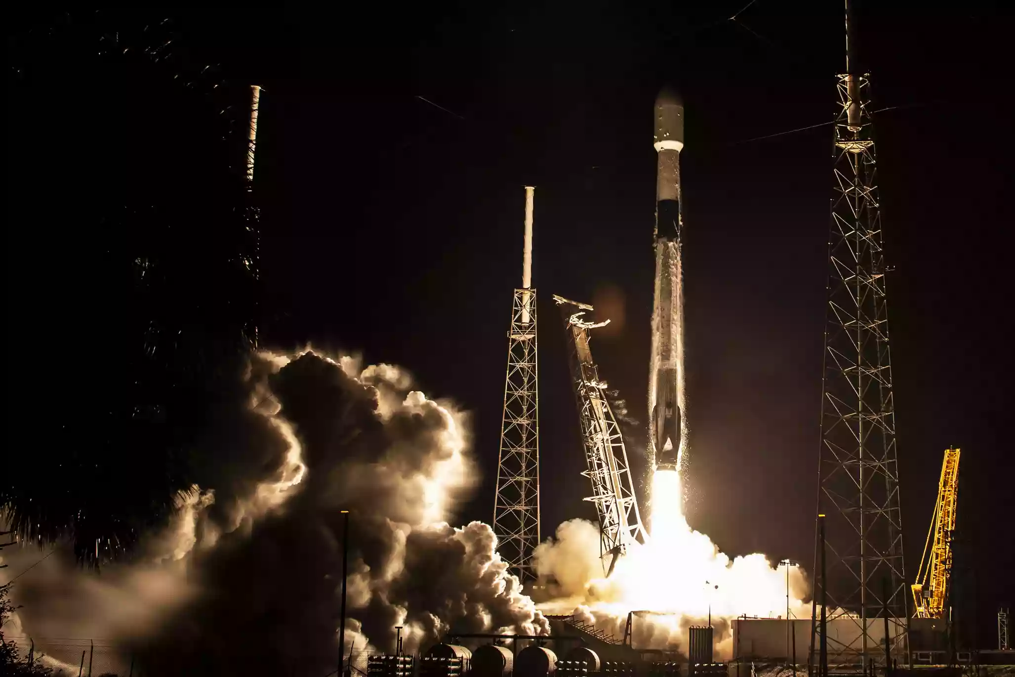 SpaceX запустила на орбіту ще 22 супутники Starlink (ВІДЕО)