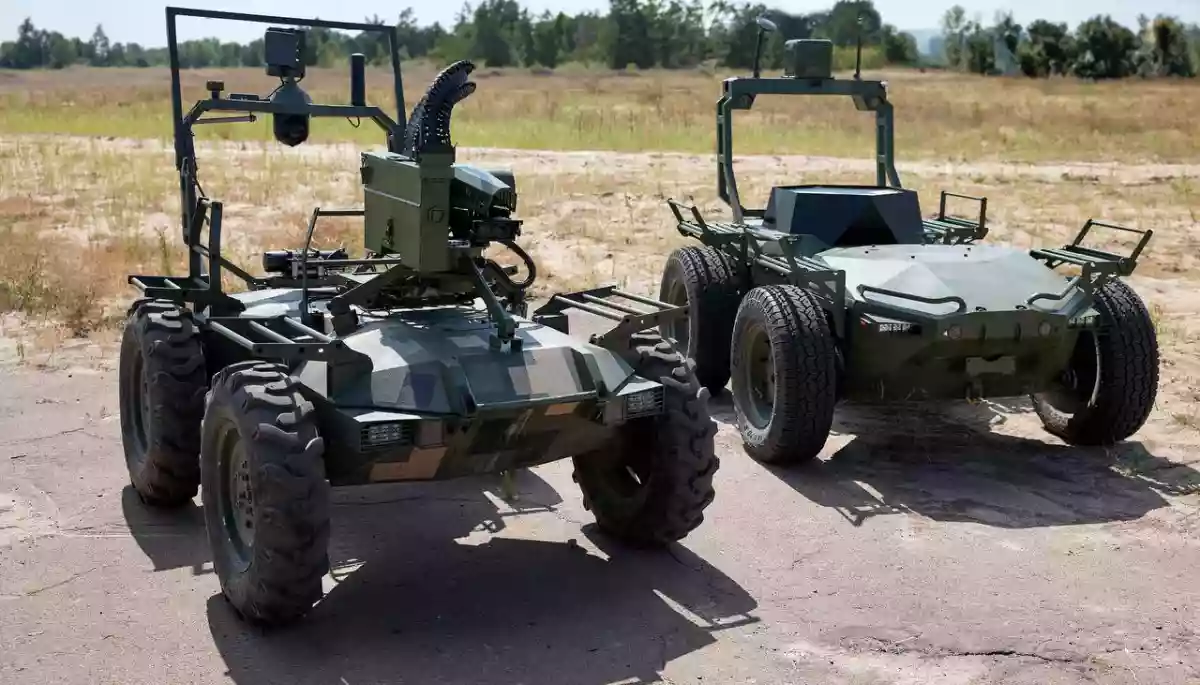 Федоров показав тест-драйв українських роботів, розроблених на допомогу військовим