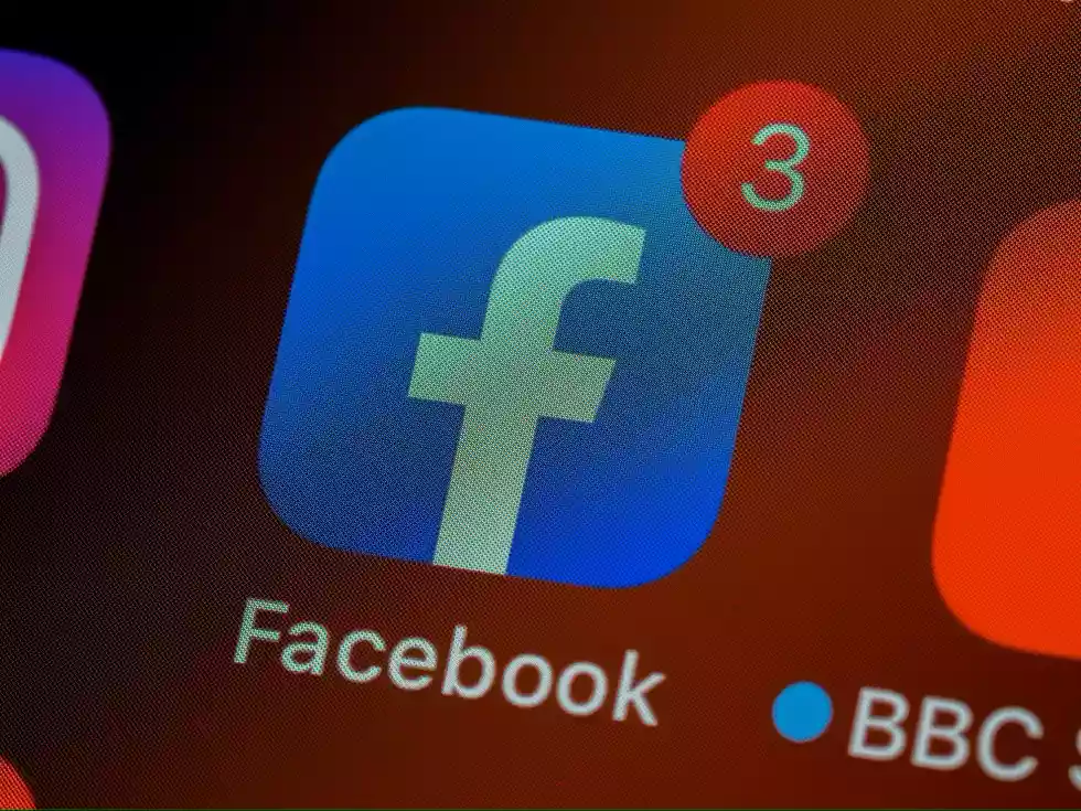 Фейсбук запроваджує можливість створювати кілька профілів з одного акаунту