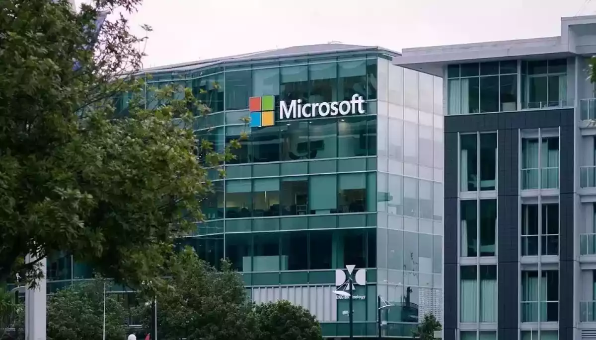 Guardian заявило про завдану репутаційну шкоду від опитування, згенерованого ШІ від Microsoft