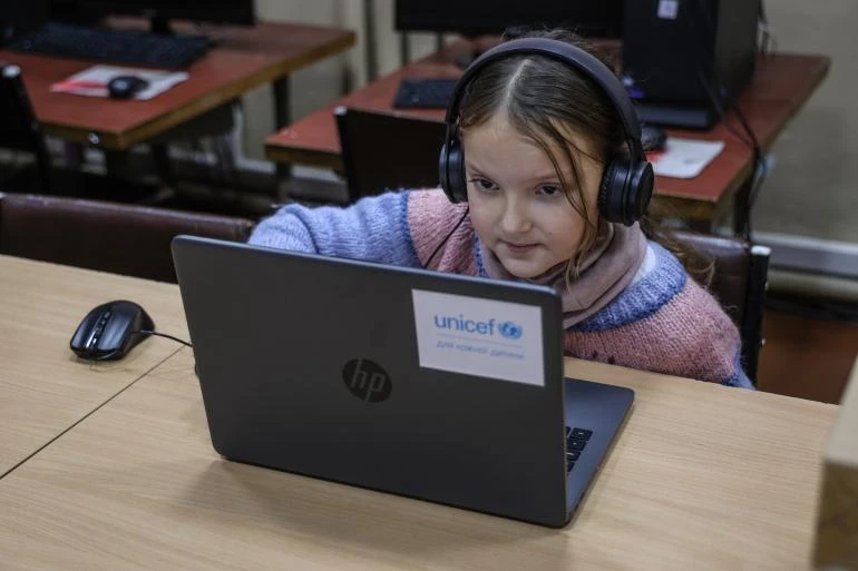 ЮНІСЕФ передав 29 тисяч ноутбуків для українських школярів