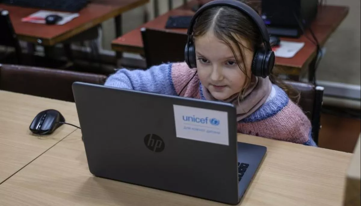 ЮНІСЕФ передав 29 тисяч ноутбуків для українських школярів