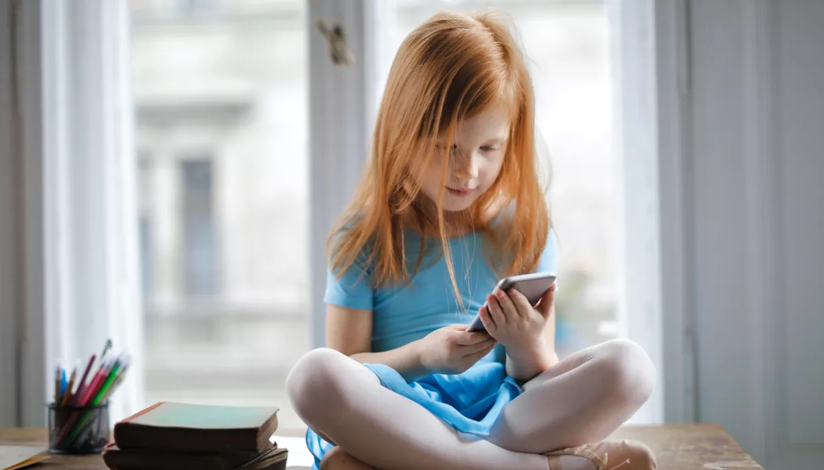 Проведений за цифровими пристроями час має довгостроковий вплив на дитячий мозок, — дослідження