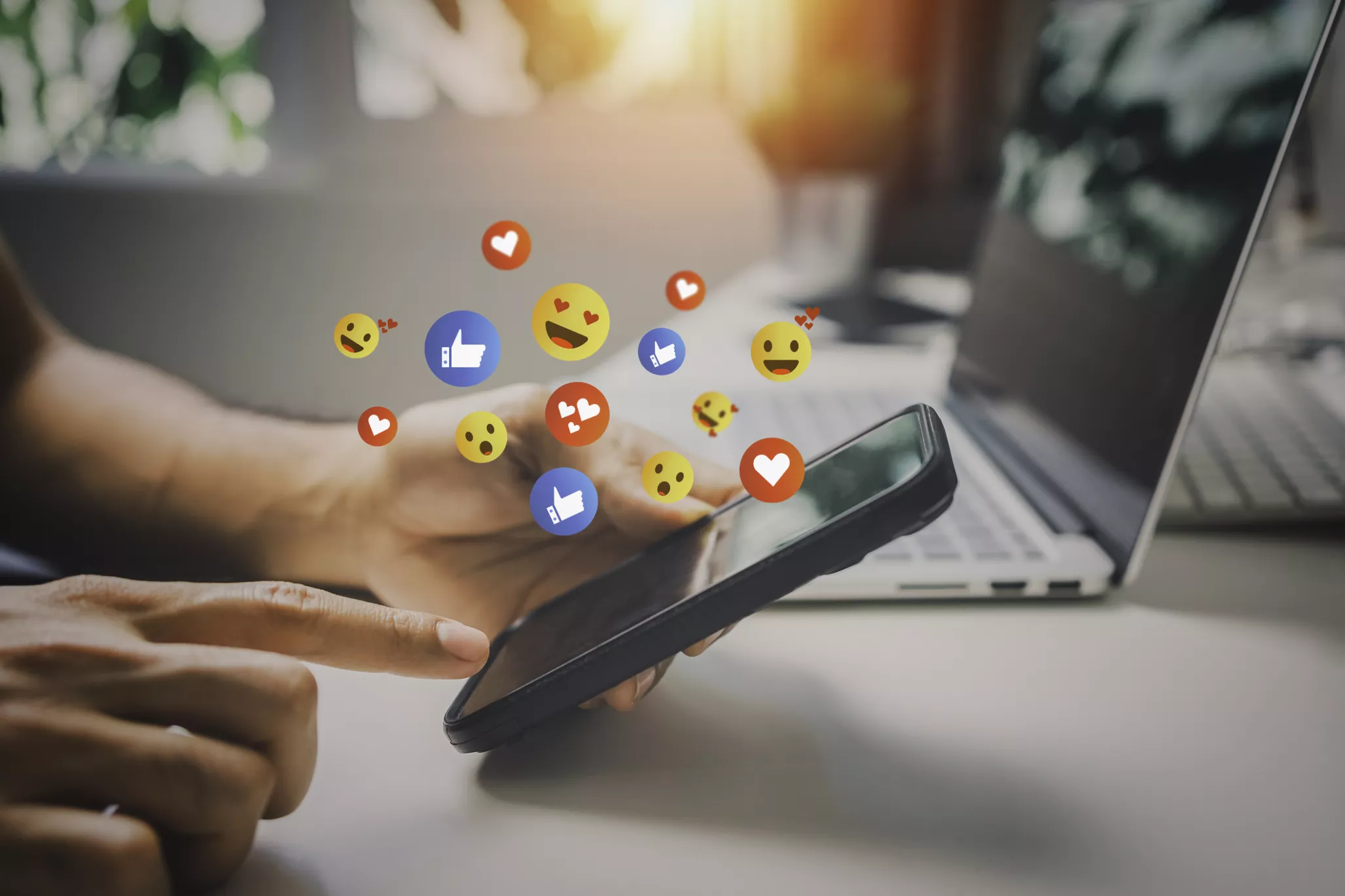 «Мета» посилює контроль за спілкуванням підлітків у фейсбуці та інстаграмі