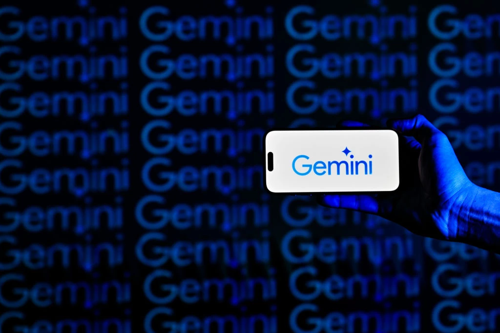 Apple веде переговори, щоб додати функції чатбота Gemini від Google в iPhone