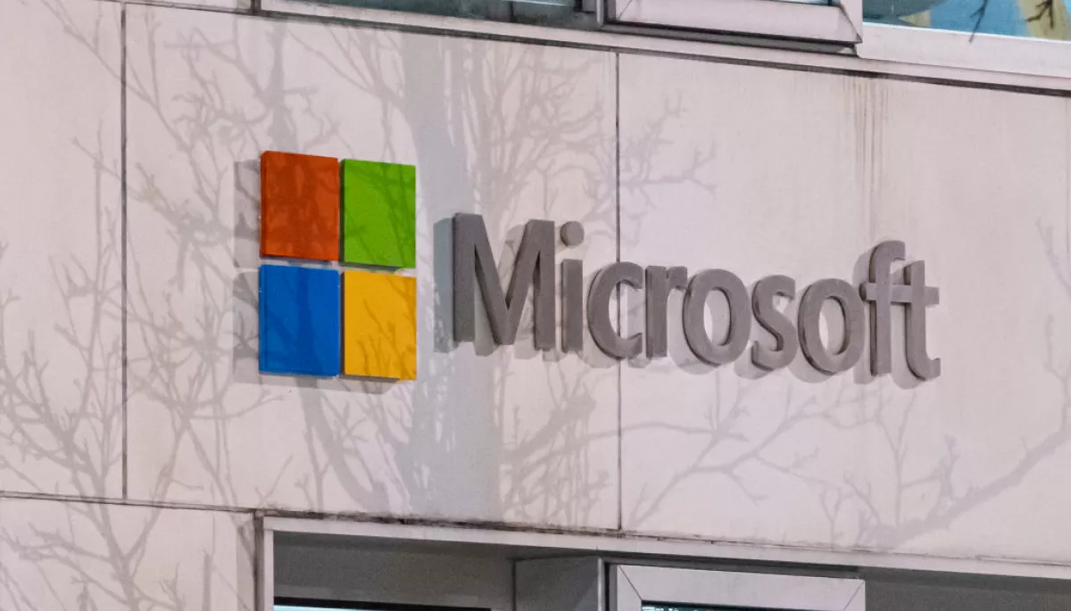Microsoft створила запобіжники, щоб люди не налаштовували чатботи з ШІ на зловмисні дії