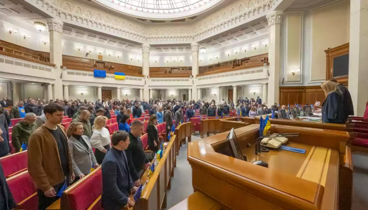 YouControl: за два роки народні депутати отримали 7 млрд грн сукупного доходу