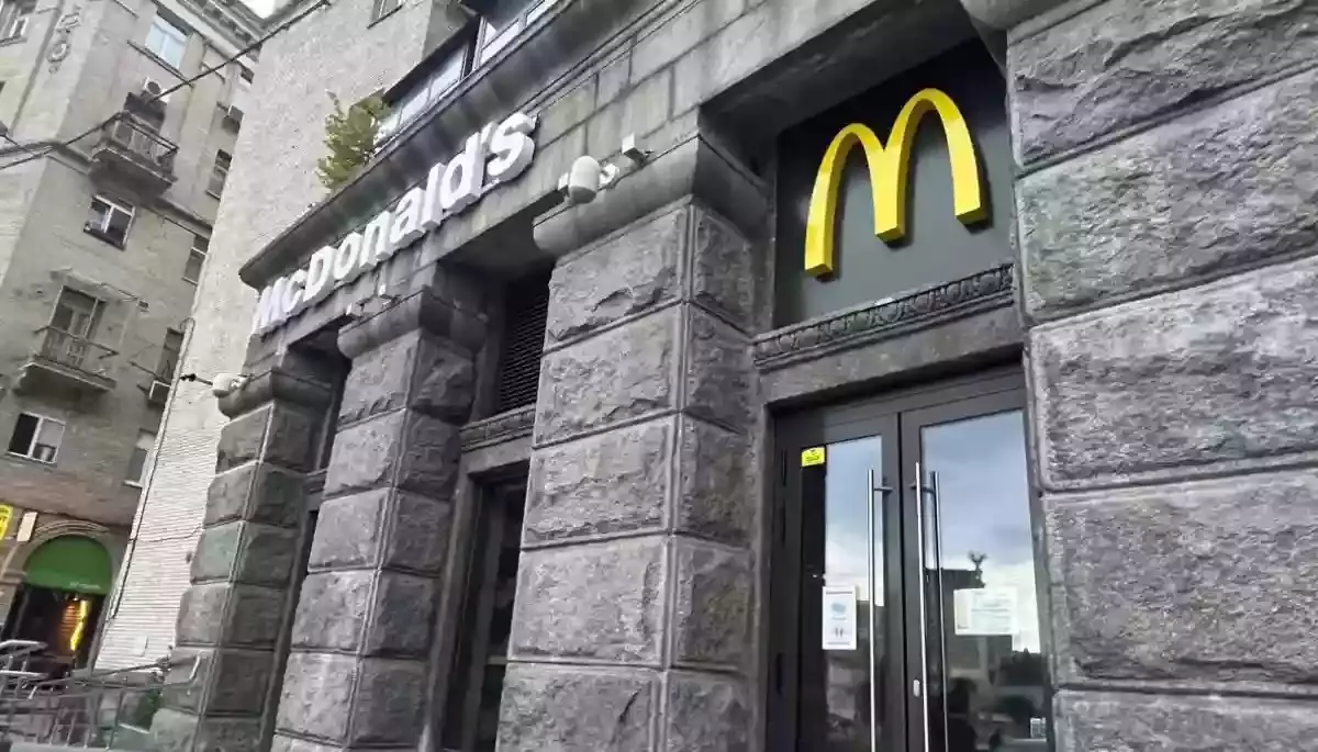 У США McDonald's завершить тестування ШІ-касира