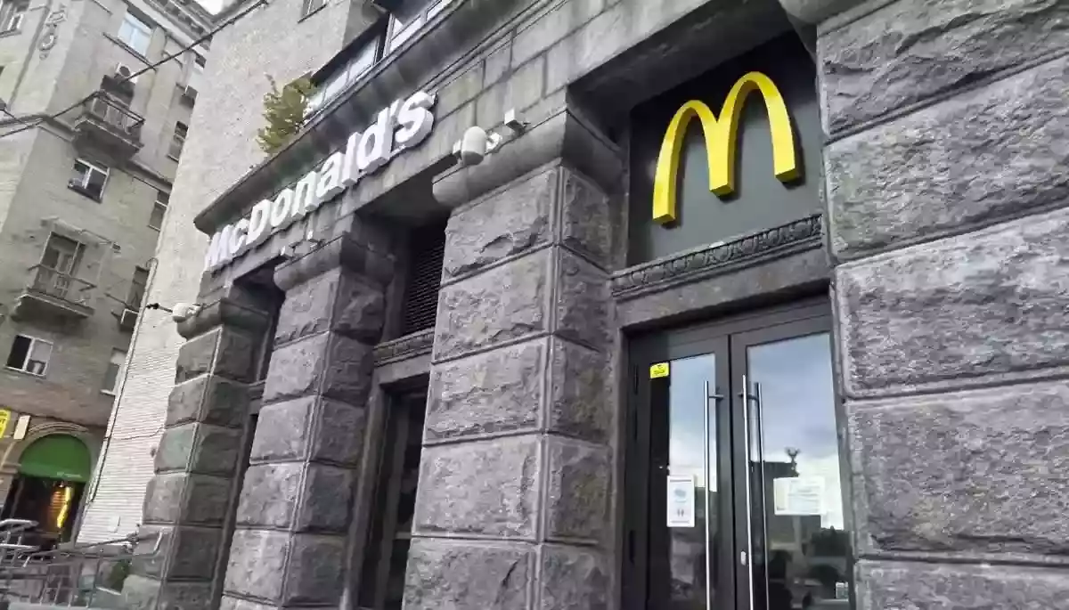 У США McDonald's завершить тестування ШІ-касира