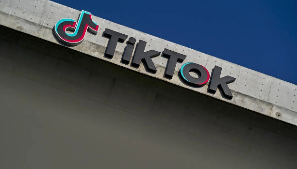 TikTok видалив акаунти російських державних медіа