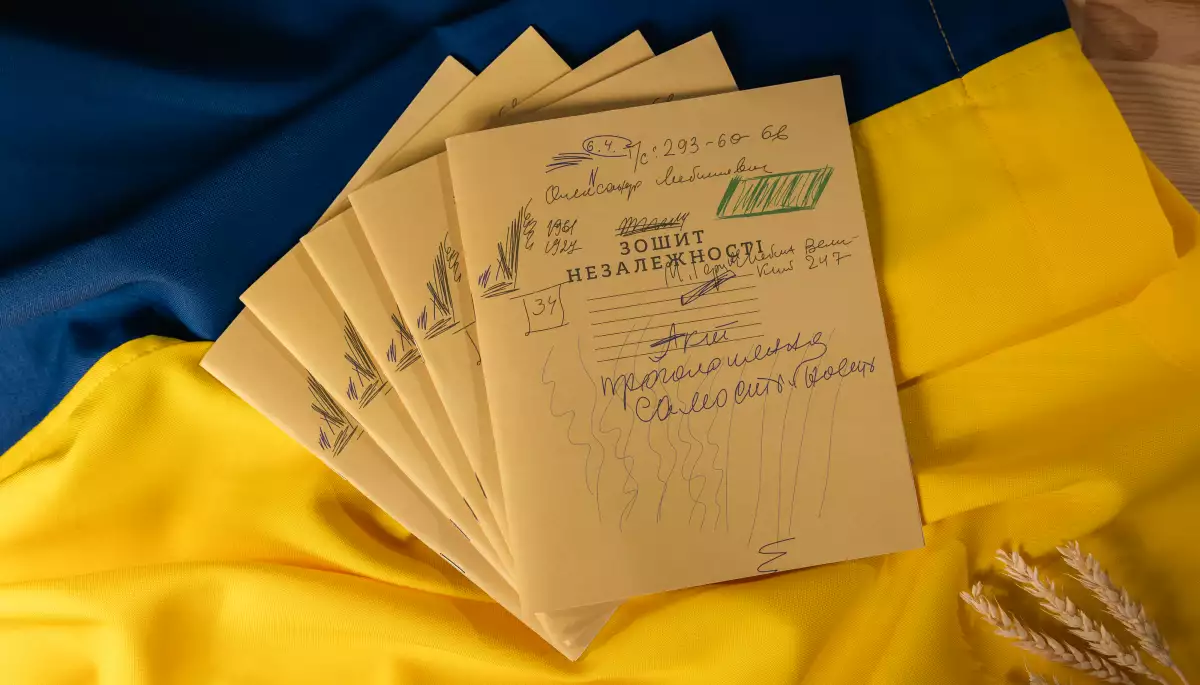 В Україні відтворили зошит, у якому Левко Лук’яненко написав чернетку Акта проголошення незалежності