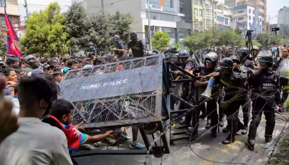 У Непалі під час протестів проти заборони соцмереж загинуло 11 людей