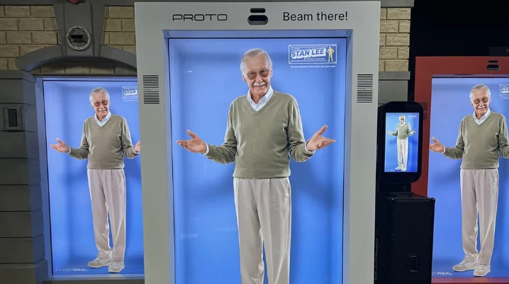 Голограма творця «Людини-павука» зустрілася із шанувальниками на фестивалі LA Comic Con