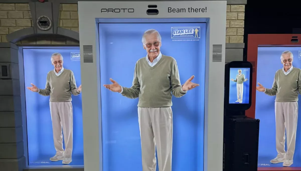 Голограма творця «Людини-павука» зустрілася із шанувальниками на фестивалі LA Comic Con