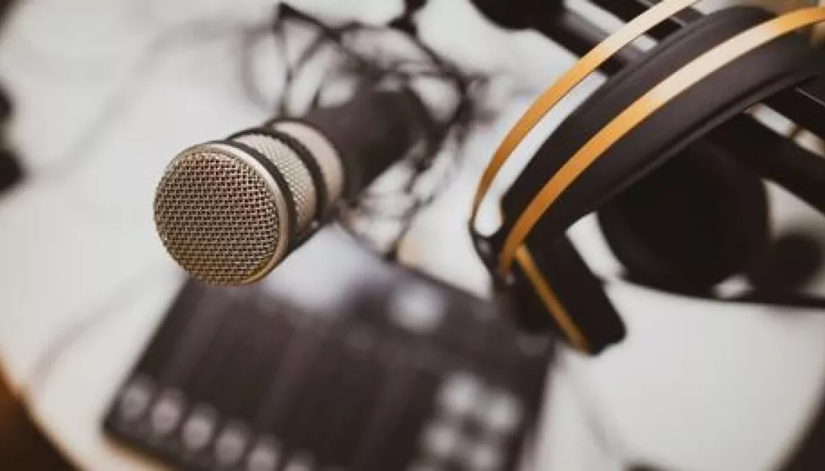 Netflix і Spotify підписали угоду про трансляцію відеоподкастів