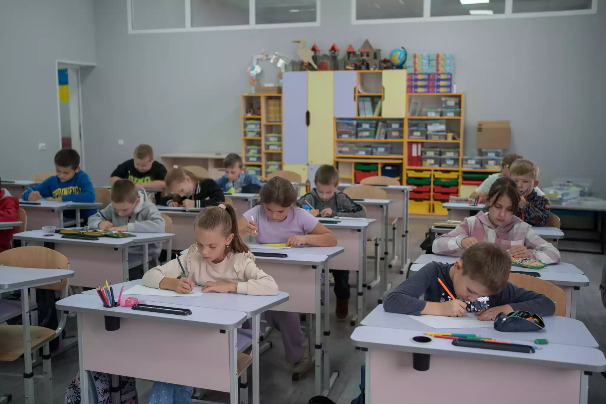 Ukraїner та savED запустили відеопроєкт про відновлення освіти в постраждалих від війни громадах