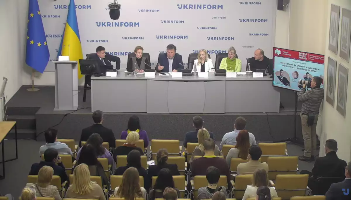 Мінкульт планує створити посібник з безпеки журналістів для студентів і практиків