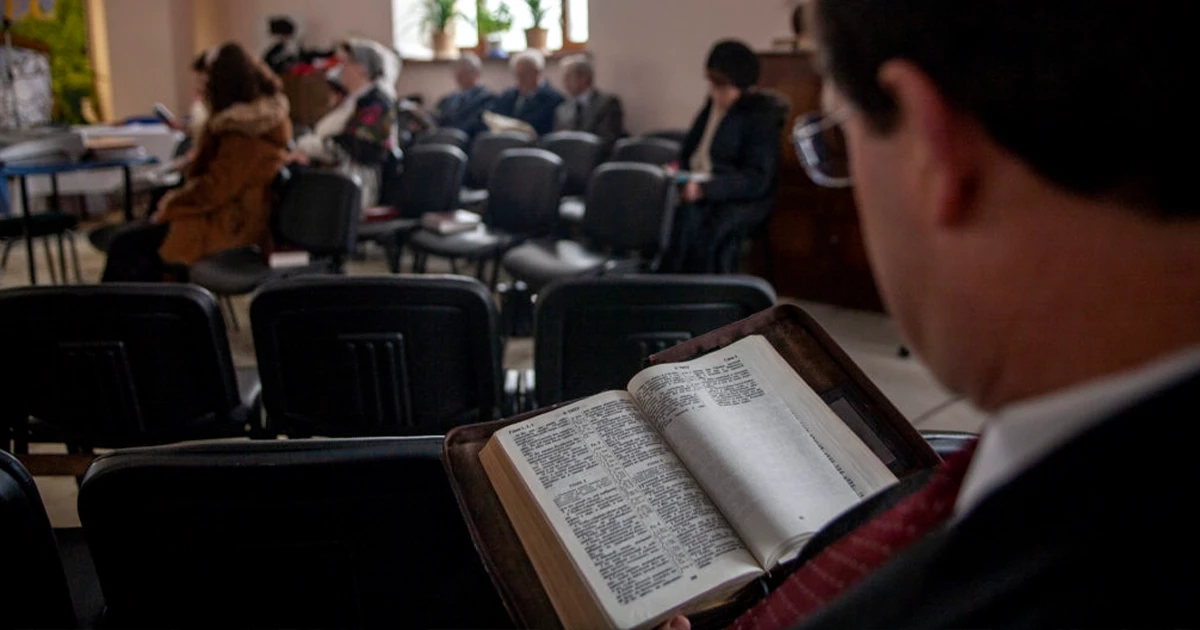 У Росії вірян змушують маркувати Біблії. Інакше книги можуть знищити