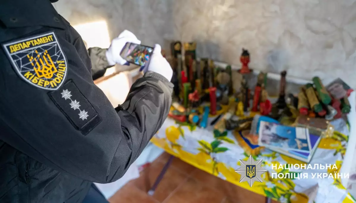 В Україні викрили мережу шахраїв, які під виглядом &laquo;ворожок&raquo; в інтернеті виманювали в людей гроші