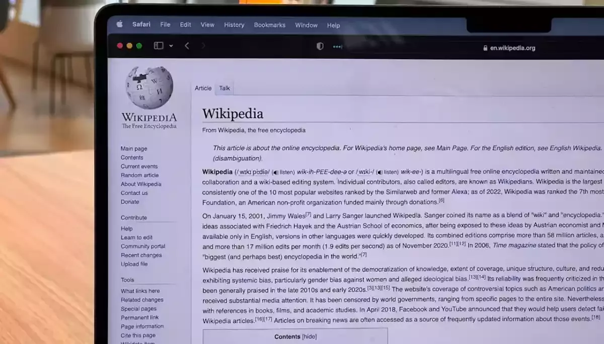 Вікіпедія обмежила переклади статей за допомогою ШІ через помилки в матеріалах